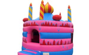 Dmuchany basenik z piłeczkami w kształcie tortu ze świeczkami