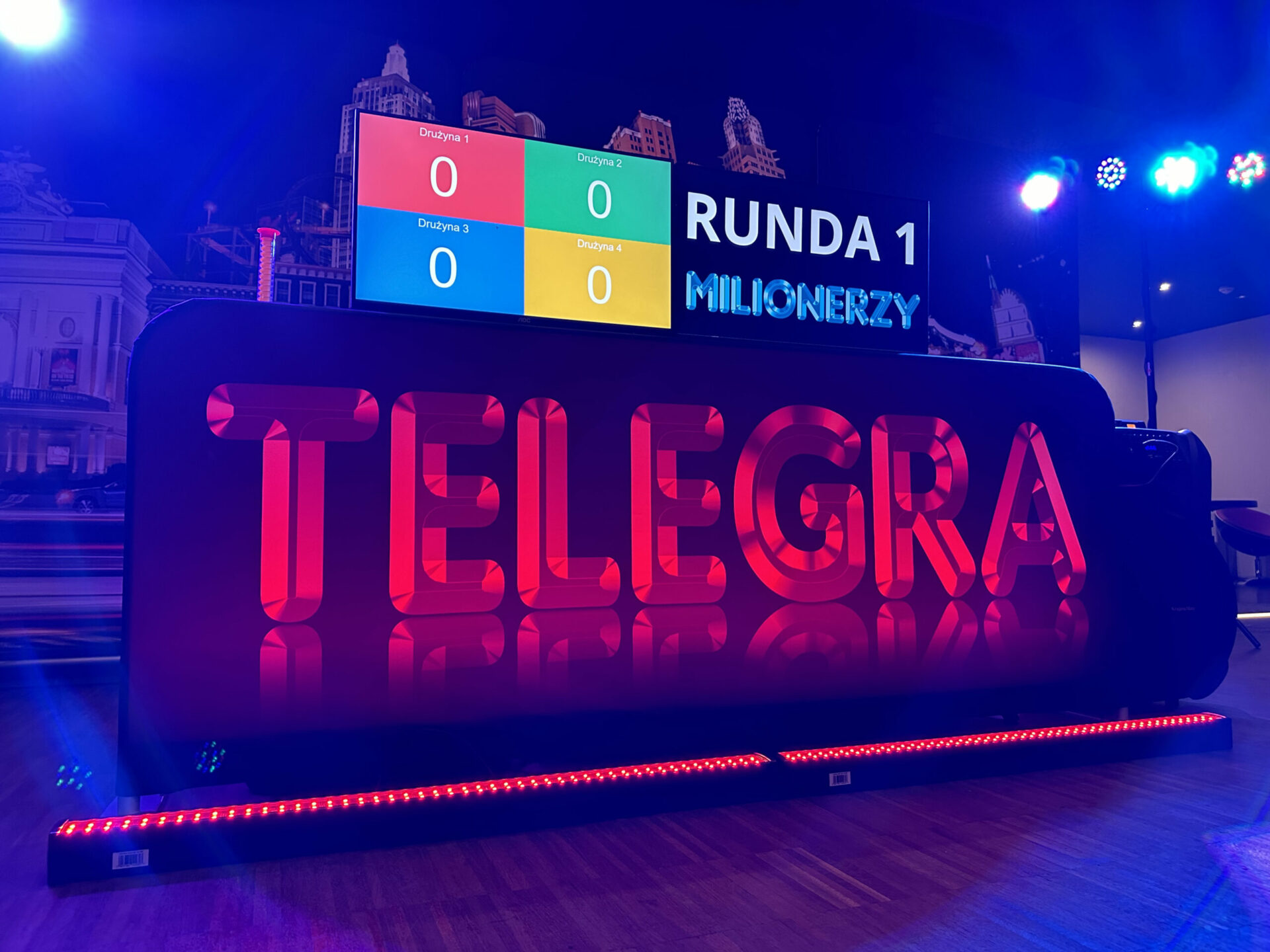 Wystrój gry indoorowej w stylu teleturnieju