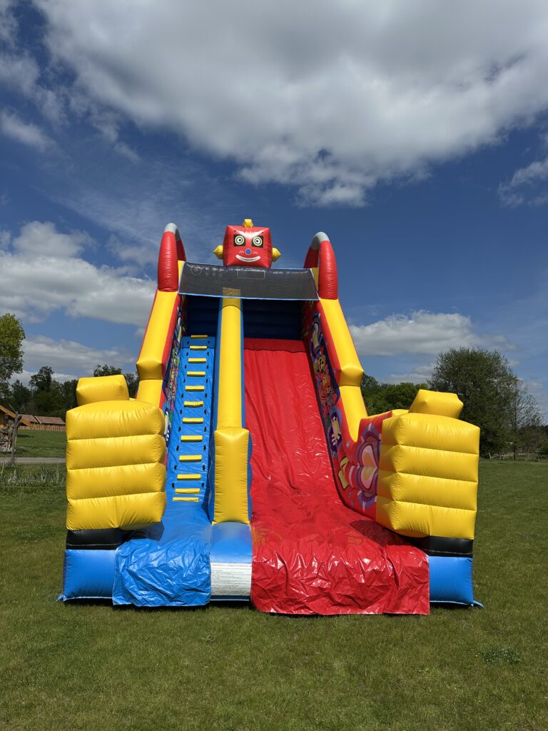 dmuchana zjeżdżalnia