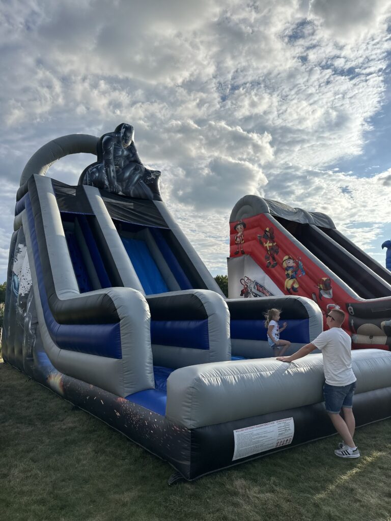 dmuchana zjeżdżalnia