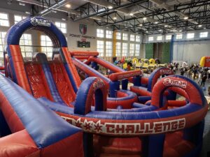 gigantyczny tor przeszkód